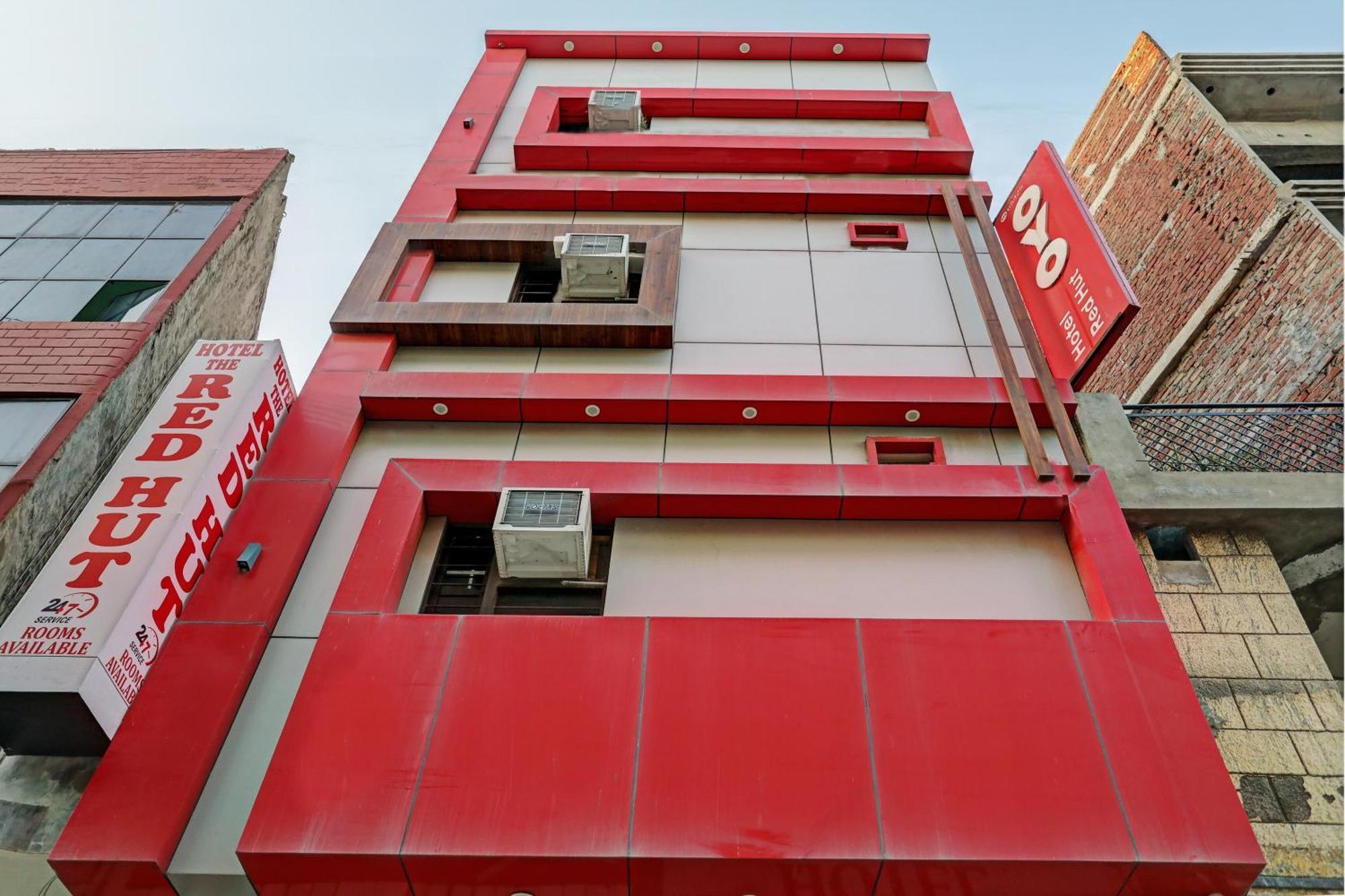 Oyo Hotel The Red Hut Chandigarh Exterior photo